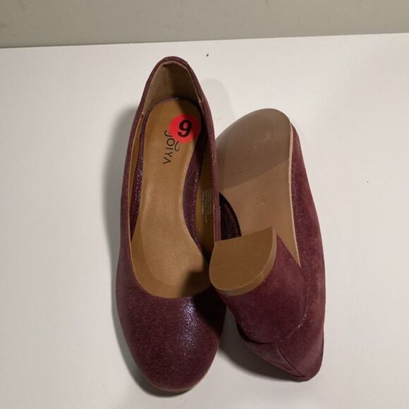 New Enjoiya leather burgundy 2” heels - Picture 3 of 4